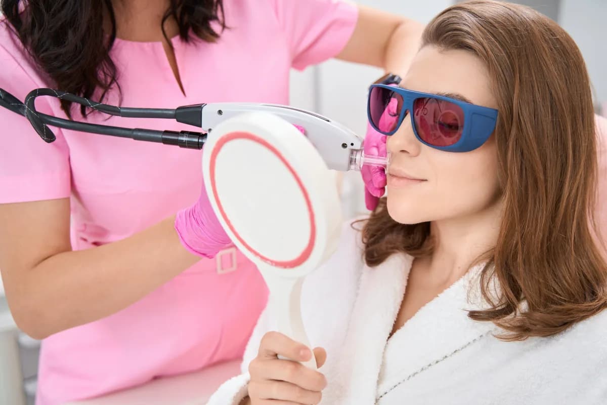 Dr. Mehmet Karakuyu BBL Lazer uygulaması