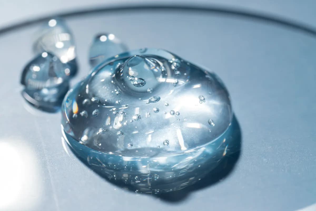 Dr. Mehmet Karakuyu Dermal Dolgular uygulaması