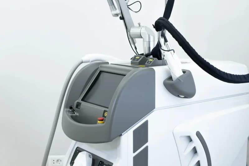 Dr. Mehmet Karakuyu cihazlı estetik işlemler